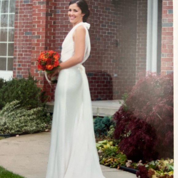 Vera Wang Silk Wedding Gown - size 10 - ivory - 2G144 - Picture 14 of 14